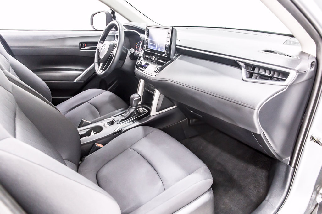 Used 2022 Toyota Corolla Cross LE FWD image 32