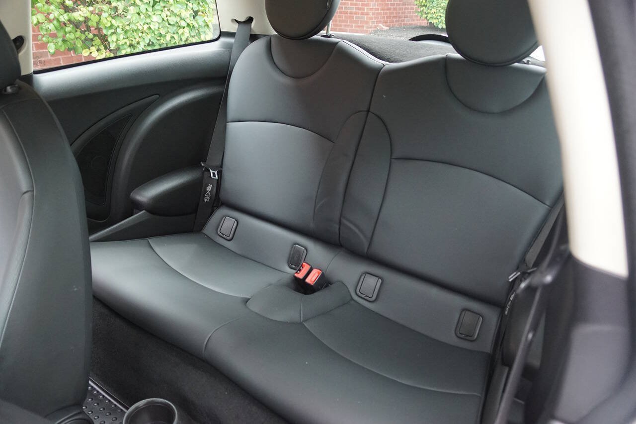 Used 2011 MINI Cooper Hardtop FWD image 21