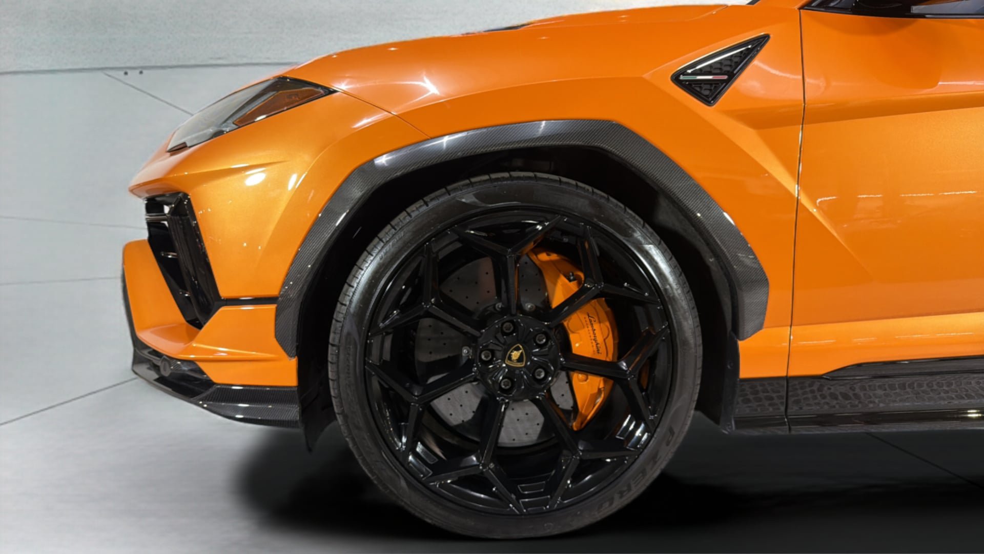 Used 2023 Lamborghini Urus Performante AWD/4WD image 36