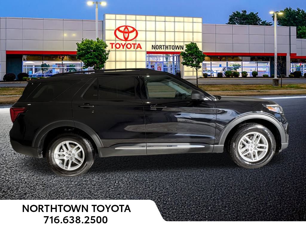 Used 2025 Ford Explorer Active image 32