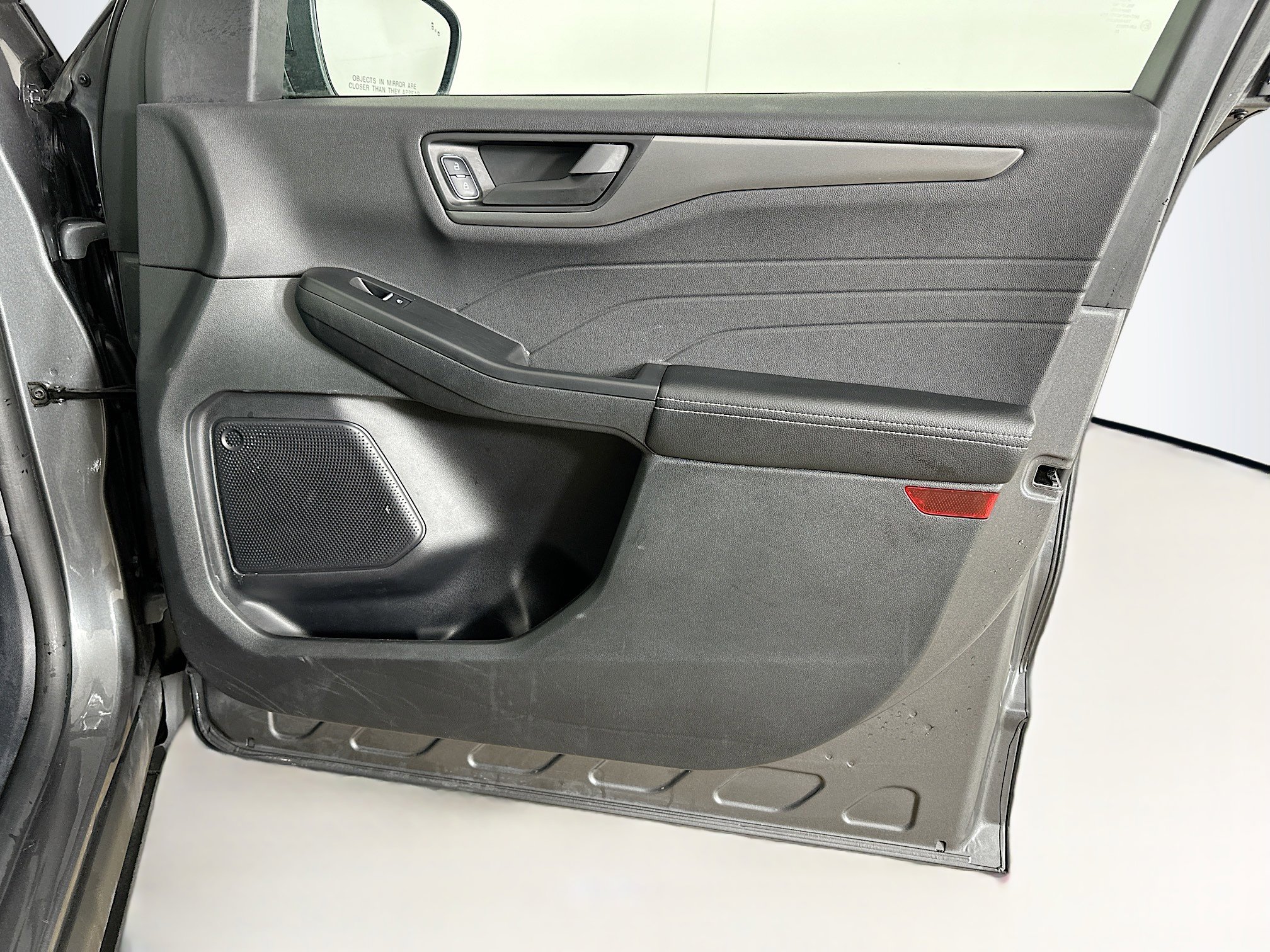 Used 2025 Ford Escape Active AWD/4WD image 30