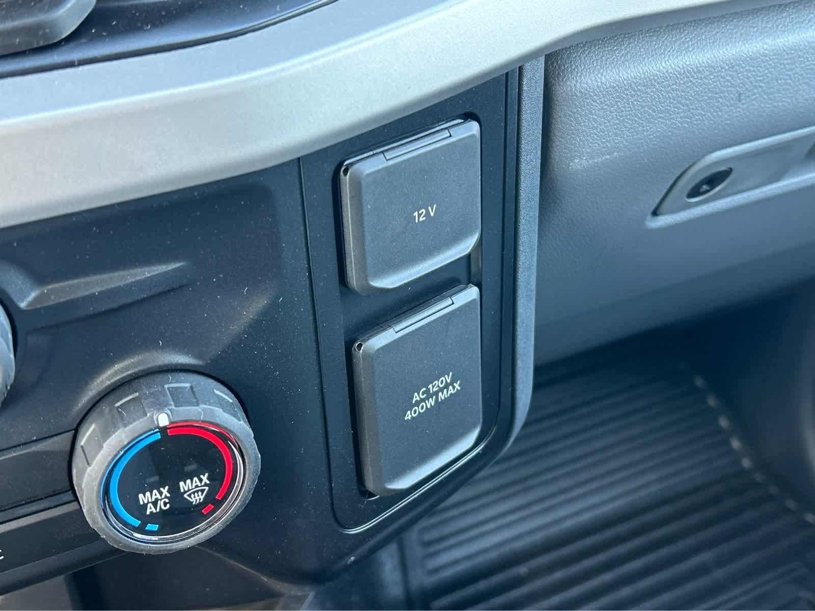 New 2025 Ford F550 4x4 Regular Cab Super Duty image 42