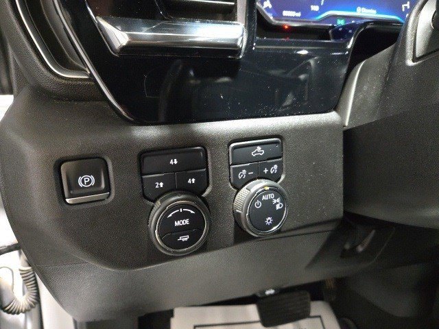 Used 2024 Chevrolet Silverado 3500 LT image 12