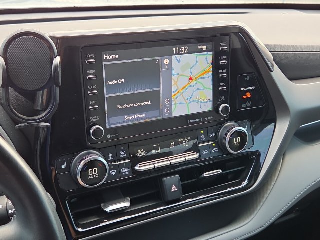 Used 2022 Toyota Highlander XLE FWD image 23