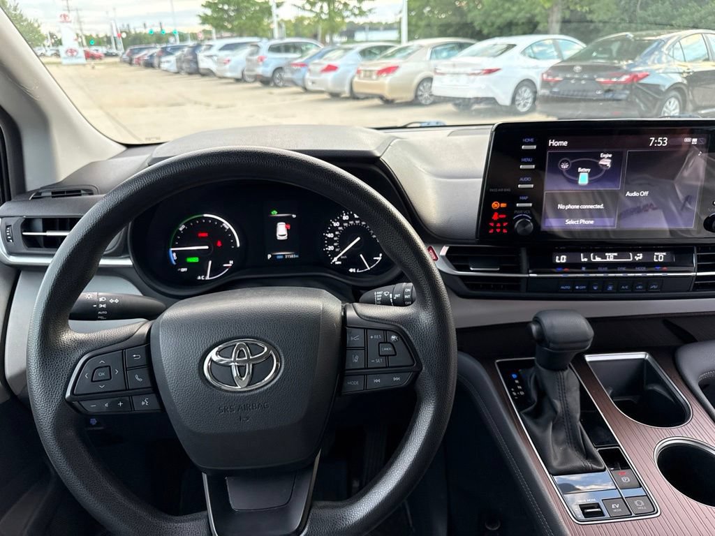 Used 2023 Toyota Sienna LE FWD image 19