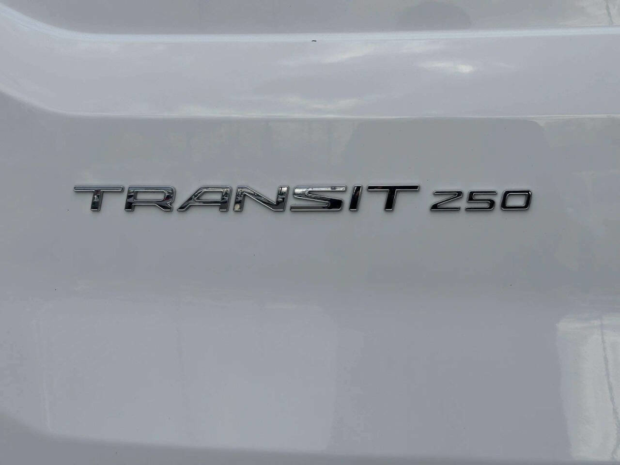 Used 2019 Ford Transit 250 148 Medium Roof RWD image 34
