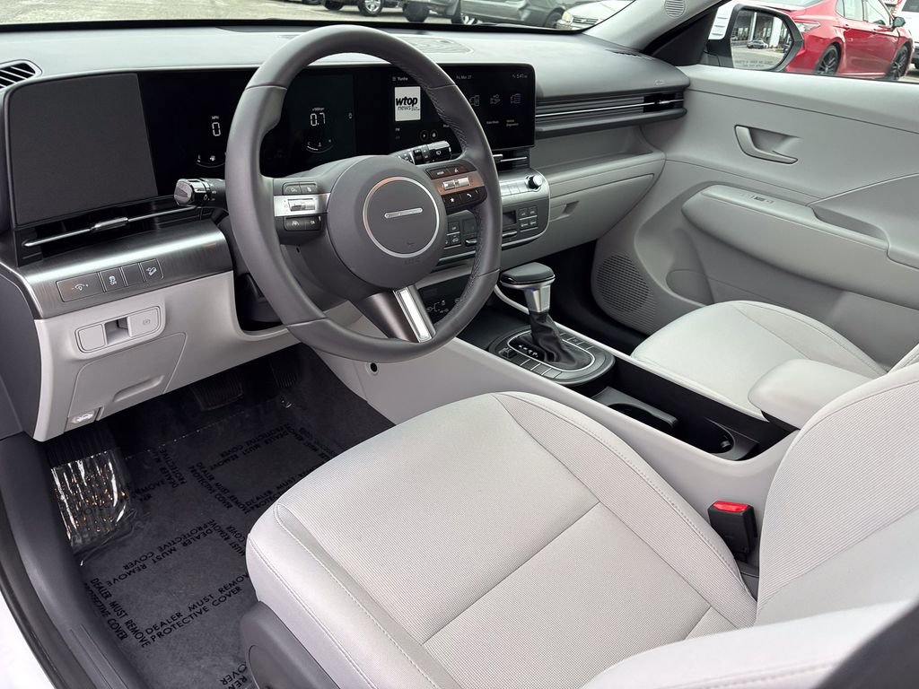 Used 2025 Hyundai Kona SEL image 13