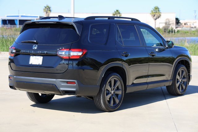 New 2026 Honda Pilot Sport image 8