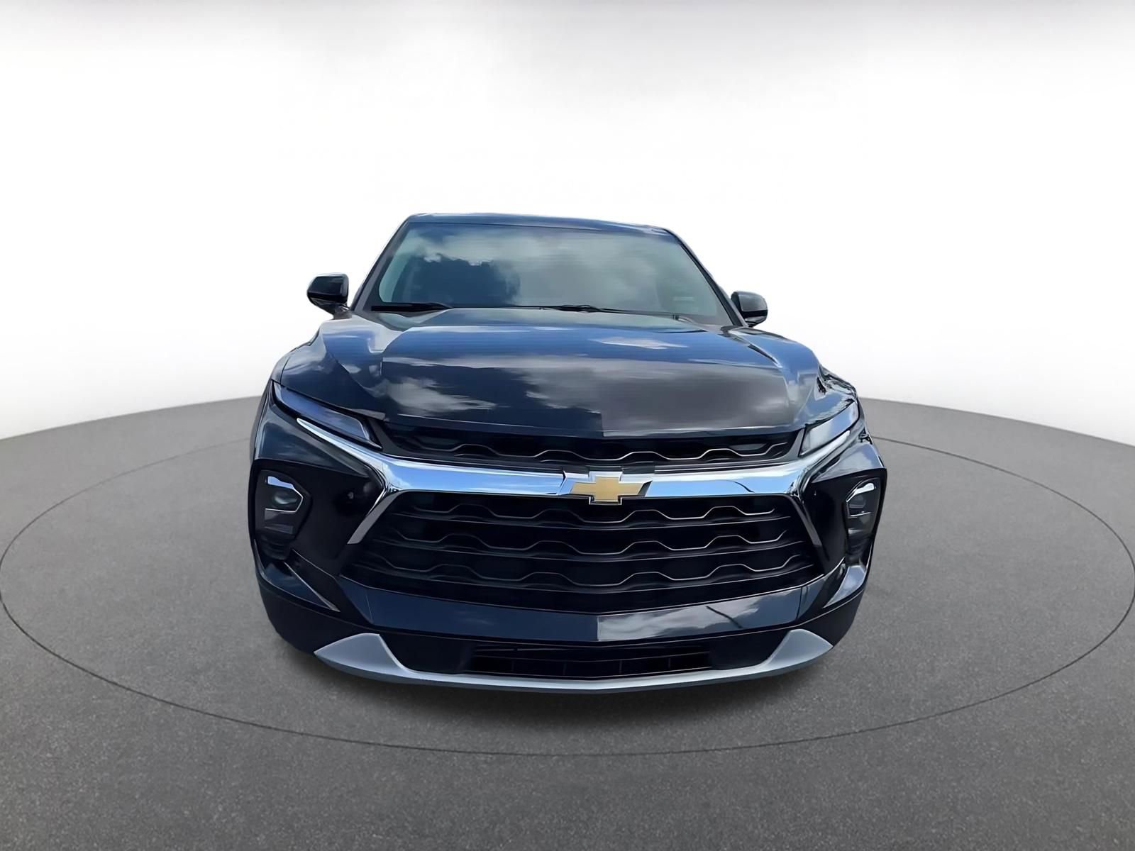 Used 2025 Chevrolet Blazer LT image 4