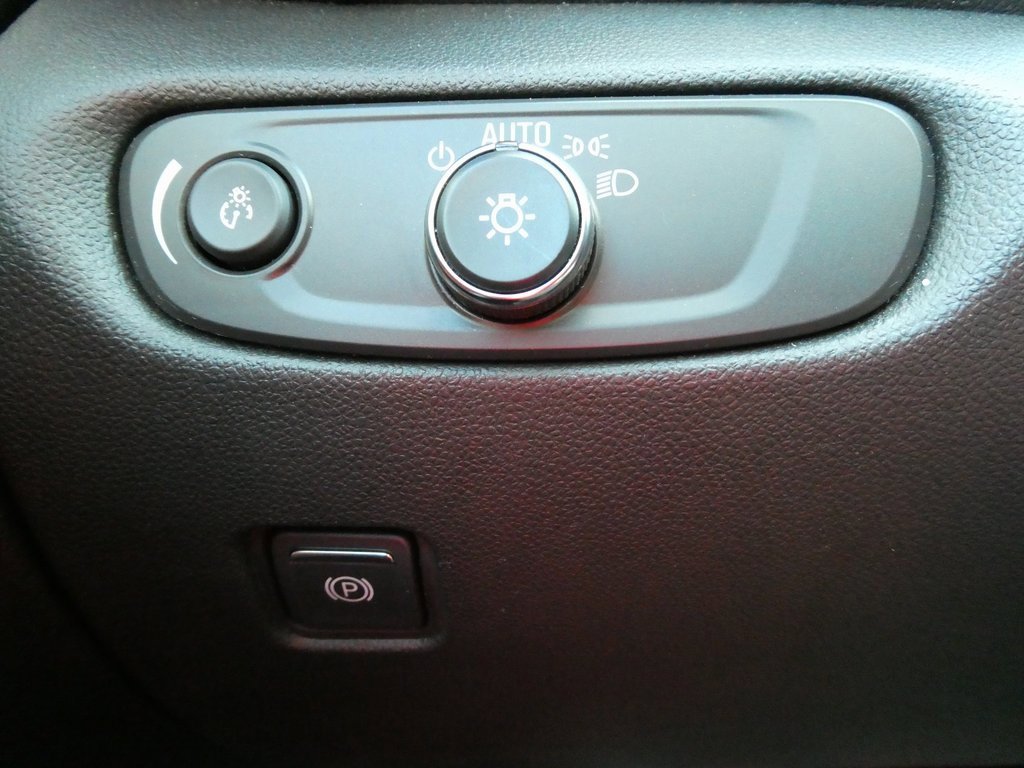 Used 2023 Chevrolet Blazer LT image 25