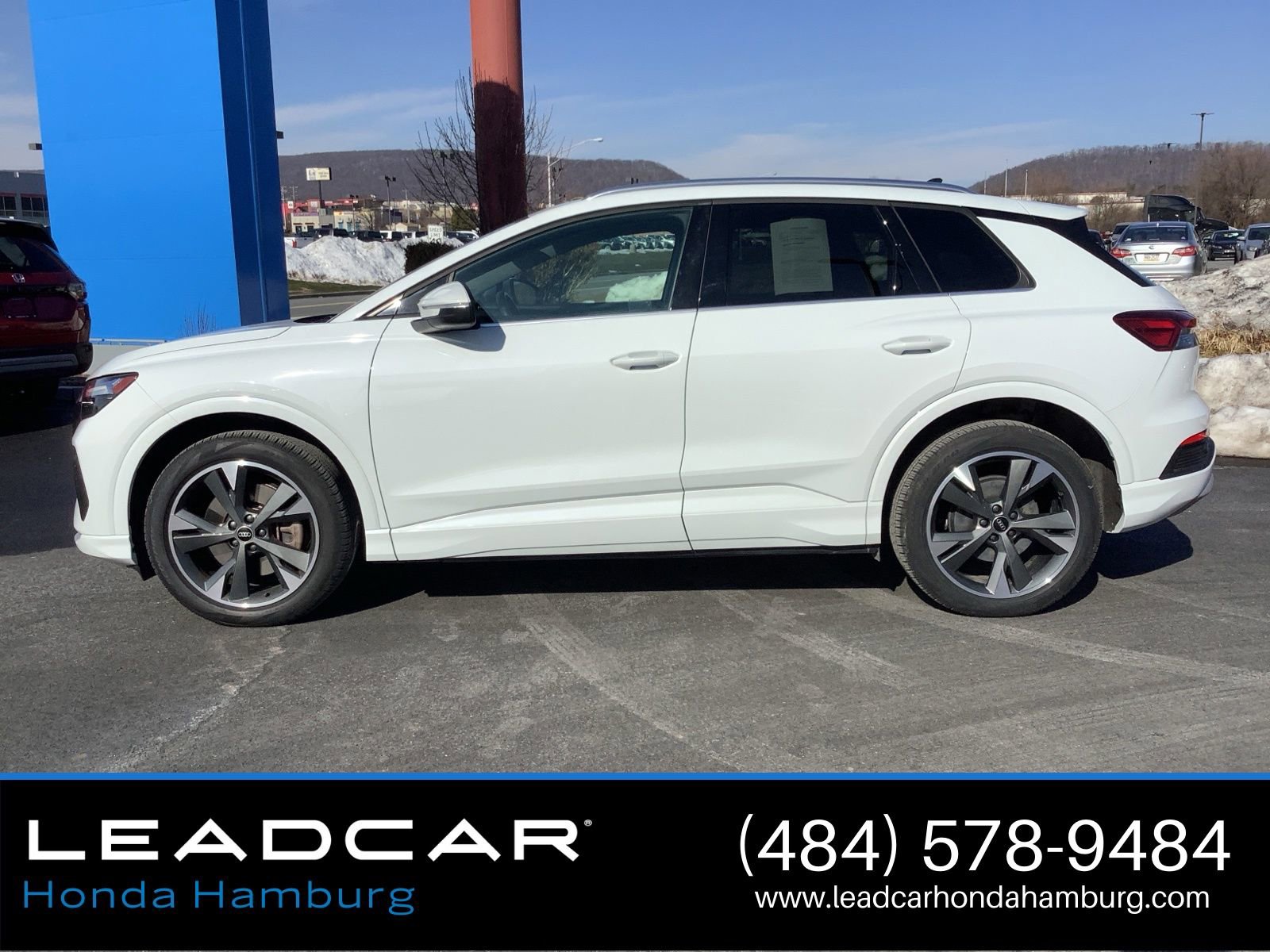 Used 2022 Audi Q4 e-tron Premium Plus image 3