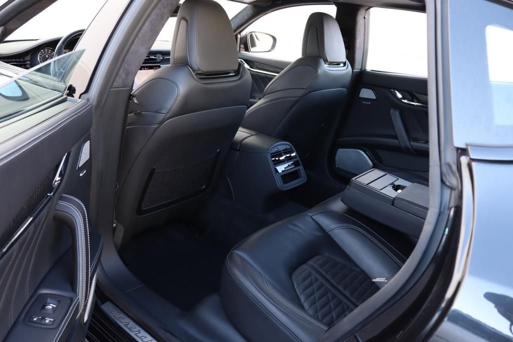 Used 2022 Maserati Quattroporte Modena image 20