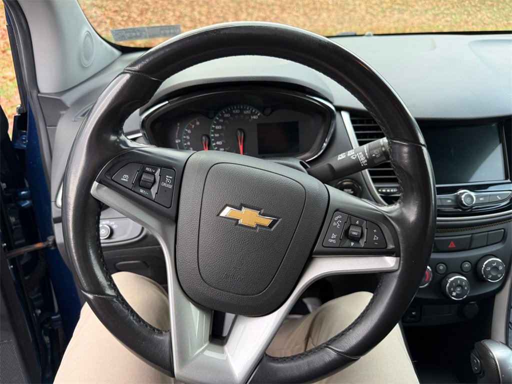Used 2019 Chevrolet Trax LT w/ LT Convenience Package image 15