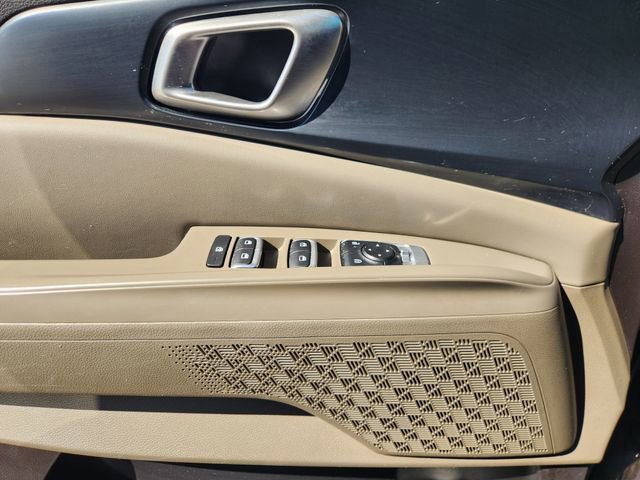 Used 2025 Kia Carnival image 22