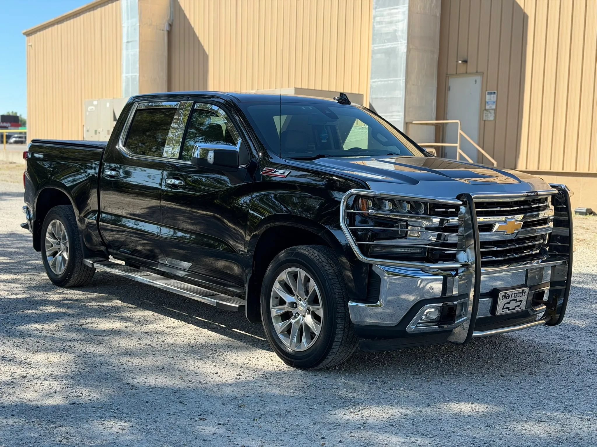 Used 2019 Chevrolet Silverado 1500 LTZ w/ LTZ Premium Package AWD/4WD image 3