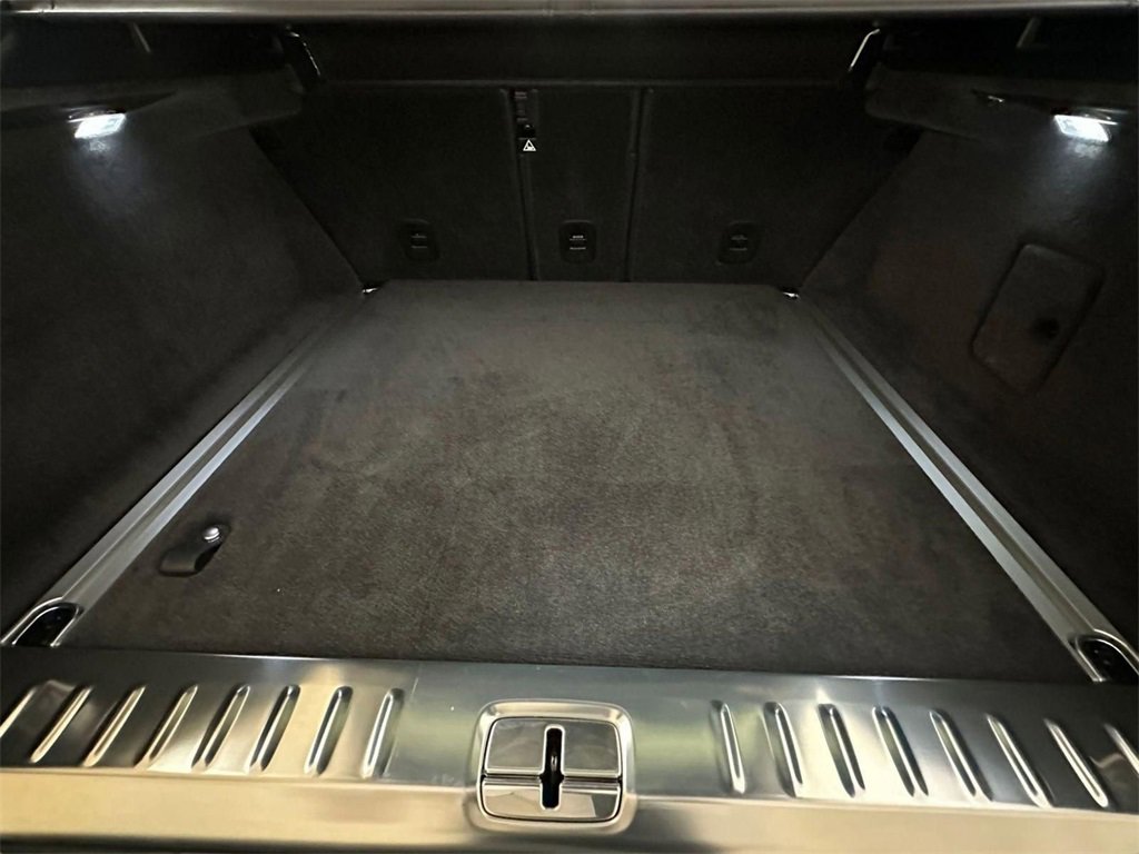 New 2026 Aston Martin DBX 707 image 29