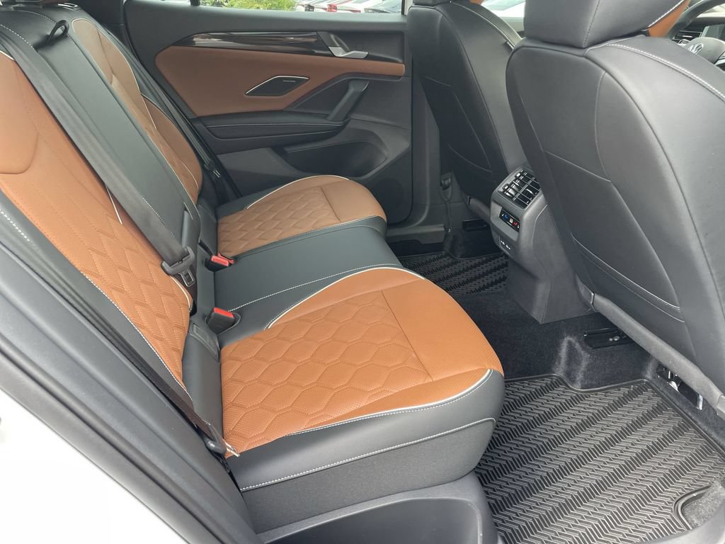 Certified 2026 Volkswagen Tiguan SEL R-Line AWD/4WD image 26