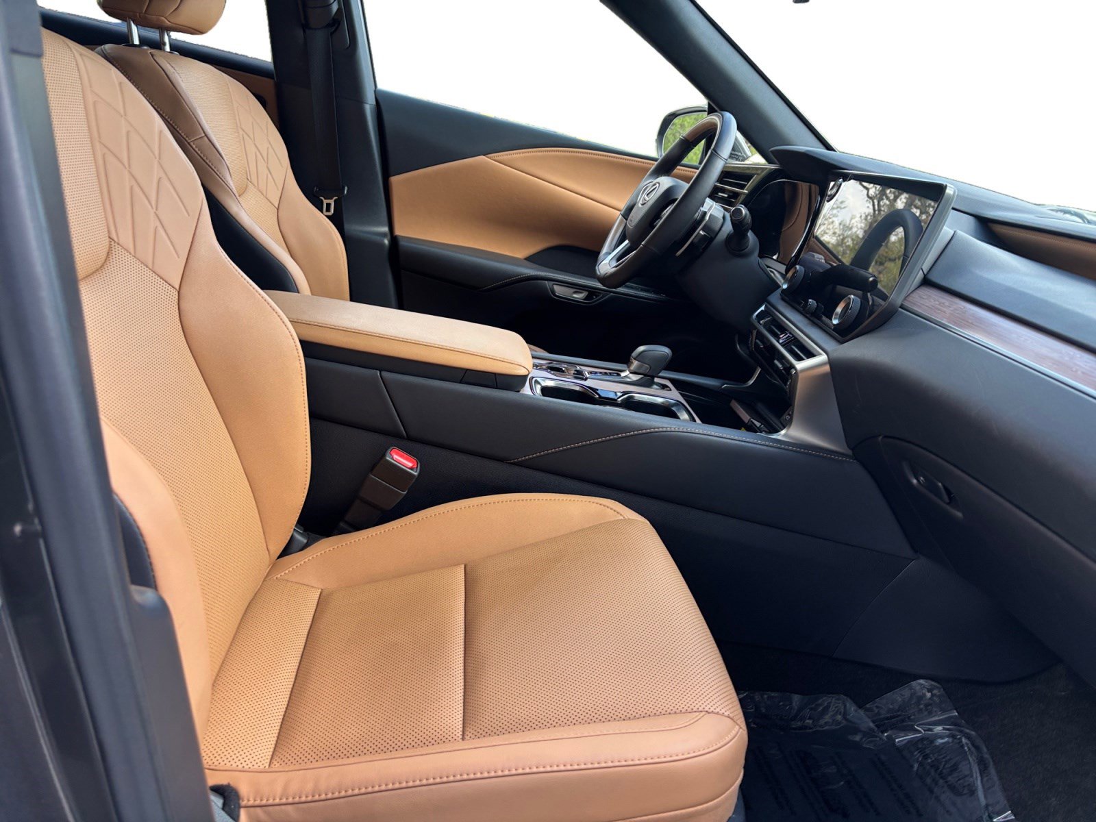 Used 2024 Lexus RX 350 Premium w/ Accessory Package (Z1) image 15