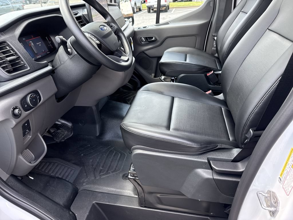 New 2026 Ford Transit 250 148 Medium Roof RWD image 9