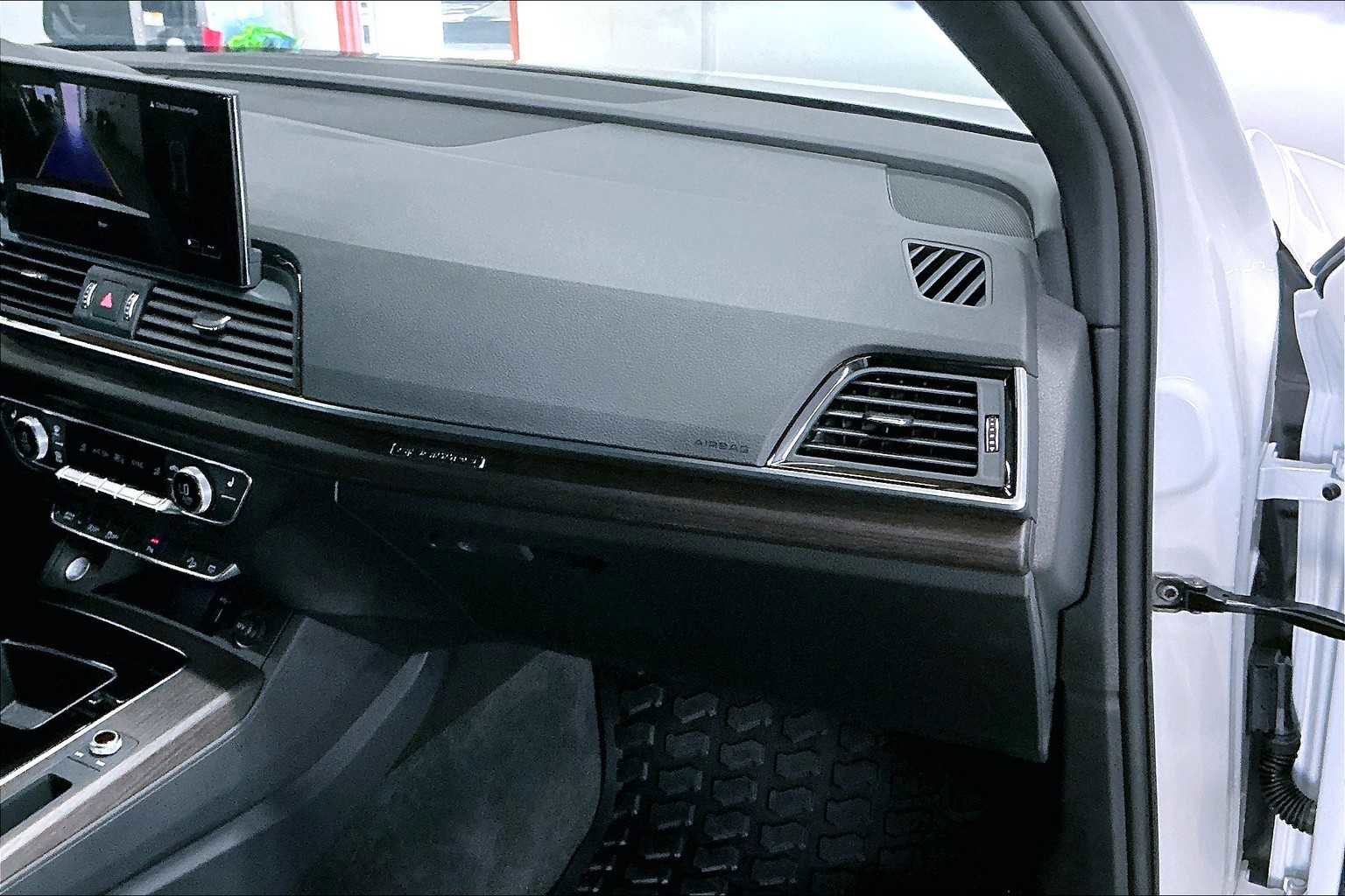 Used 2025 Audi Q5 2.0T Premium image 18