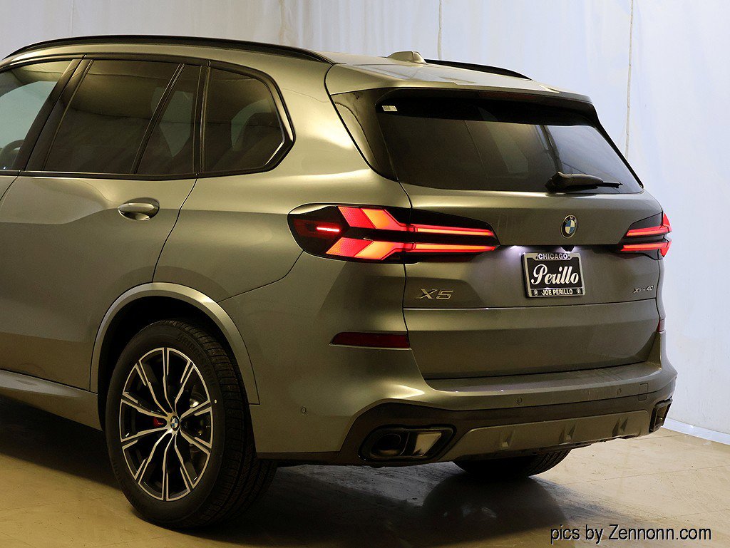 New 2026 BMW X5 xDrive40i w/ M Sport Package AWD/4WD image 8