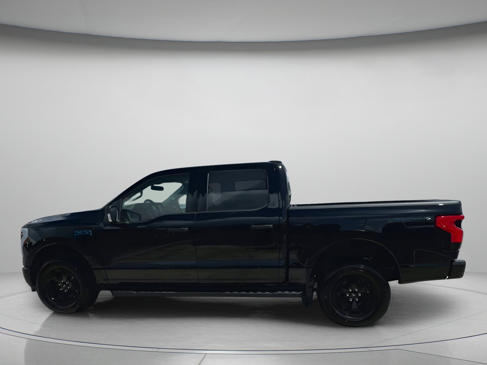 Used 2025 Ford F150 Lightning XLT image 18