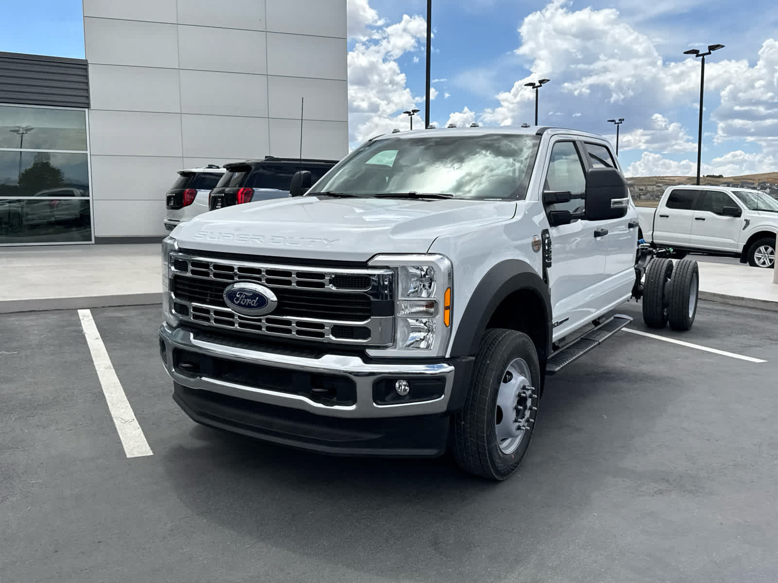 New 2026 Ford F550 4x4 Crew Cab Super Duty w/ XL Chrome Package image 3