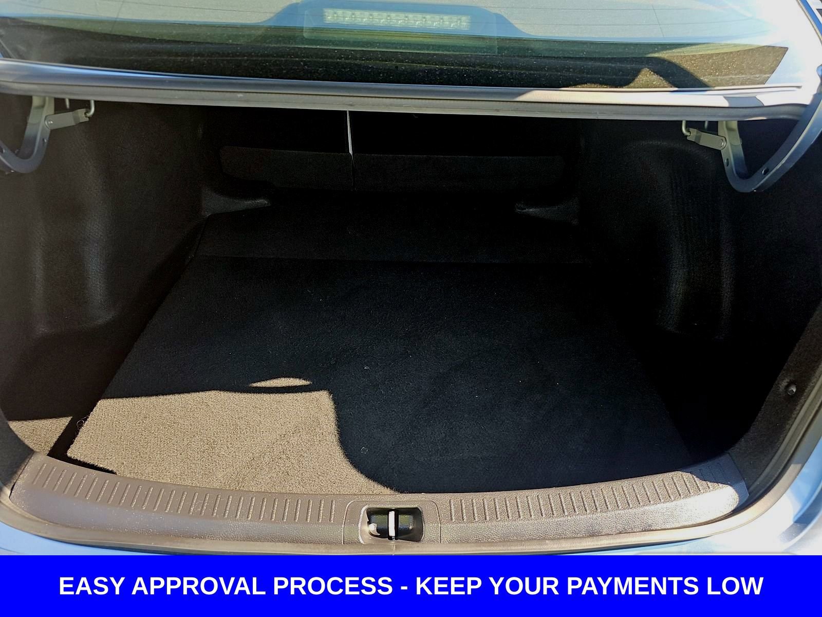 Used 2021 Toyota Corolla LE FWD image 16