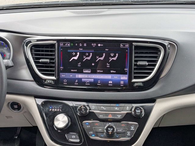 Used 2023 Chrysler Pacifica Touring-L image 19