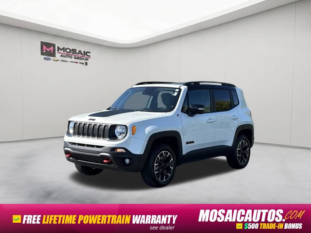Used 2023 Jeep Renegade Trailhawk w/ Trailhawk Elite Group AWD/4WD image 3