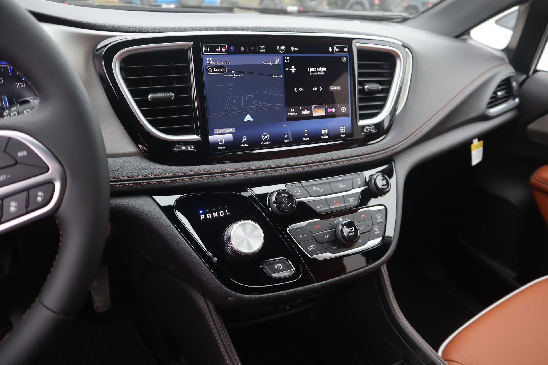 New 2026 Chrysler Pacifica Pinnacle image 5