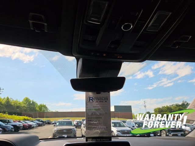 Used 2024 Chevrolet Tahoe High Country AWD/4WD image 12