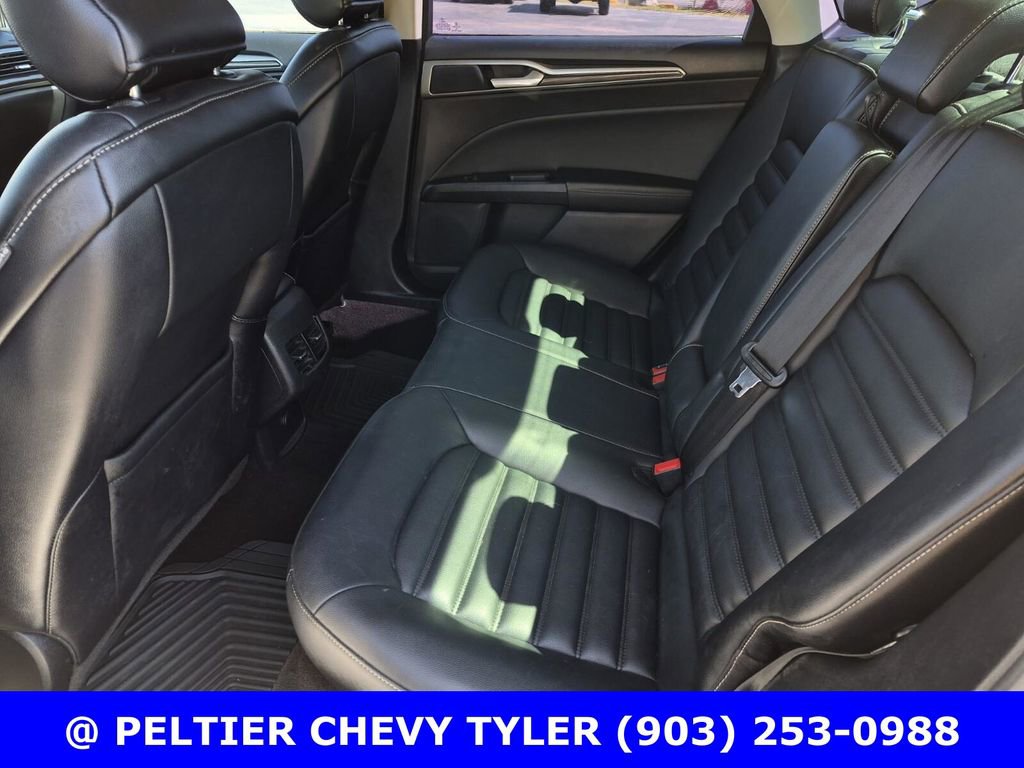 Used 2019 Ford Fusion SEL image 32