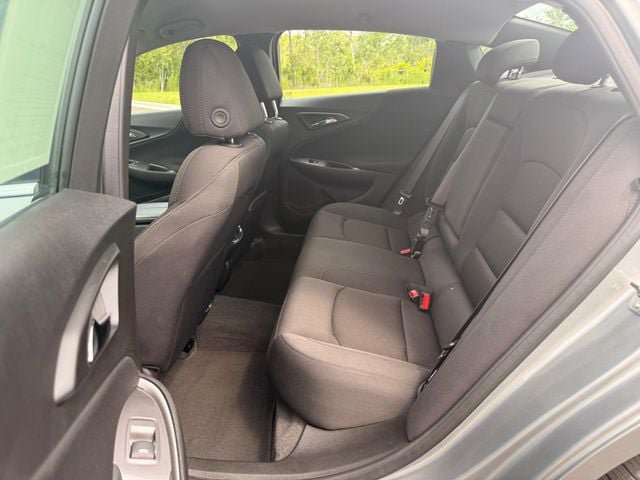 Used 2025 Chevrolet Malibu LT FWD image 7