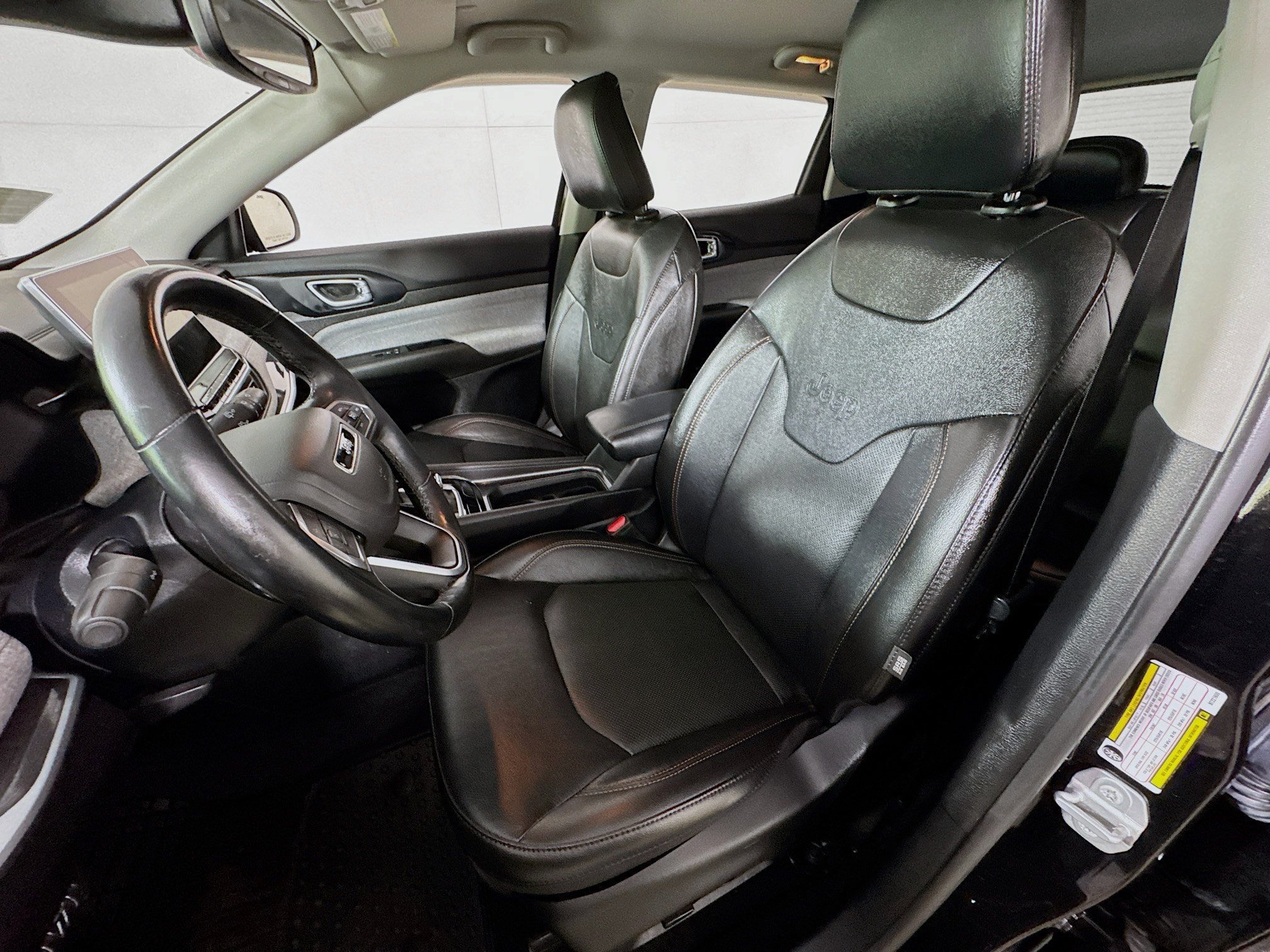 Used 2022 Jeep Compass Latitude AWD/4WD image 13