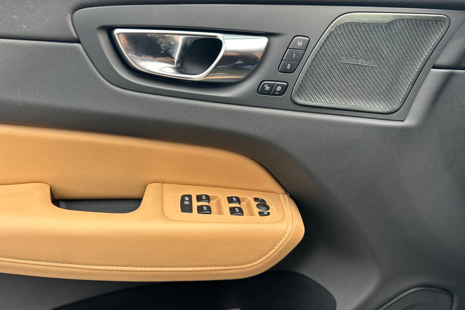 Used 2021 Volvo XC60 T5 Inscription w/ Advanced Package image 14