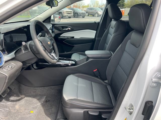 New 2026 Chevrolet Trax LT w/ Driver Confidence Package FWD image 3