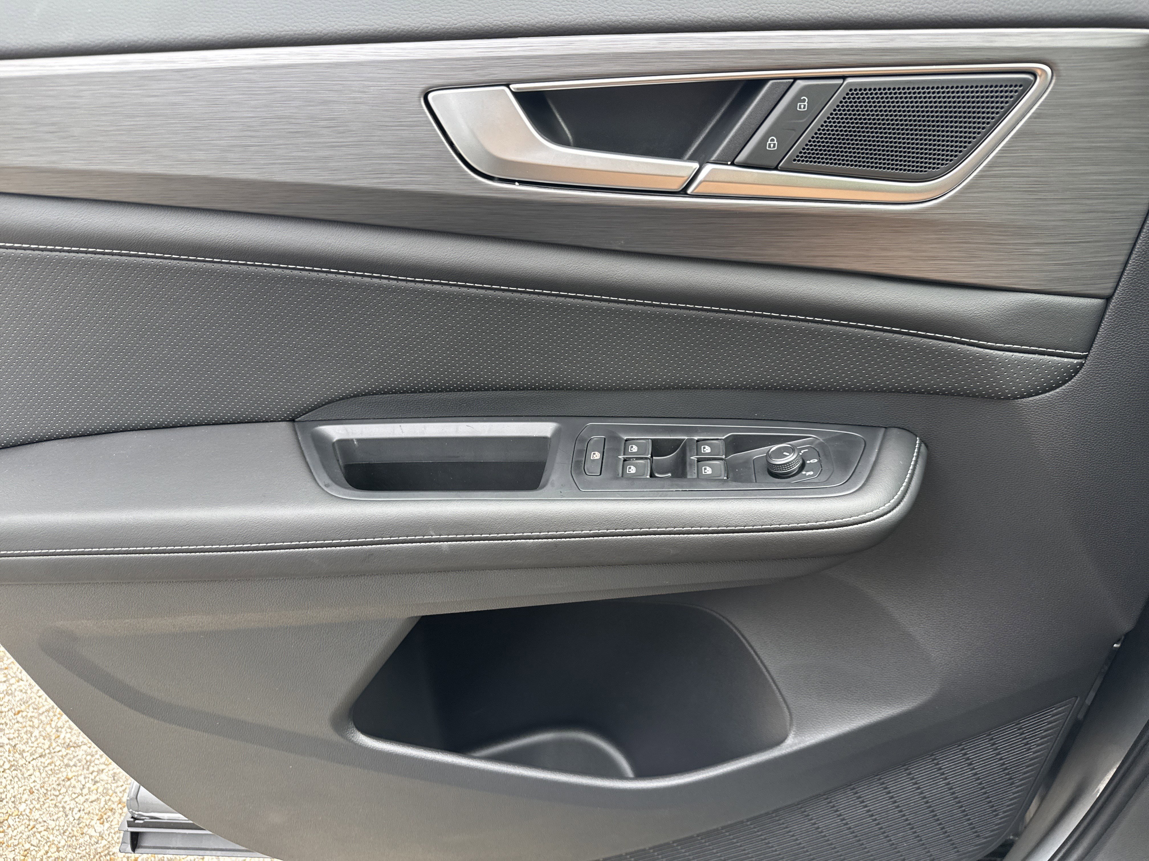 New 2026 Volkswagen Atlas Cross Sport SE image 8