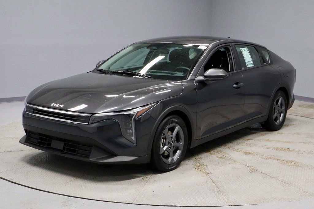 Used 2025 Kia K4 LXS image 7
