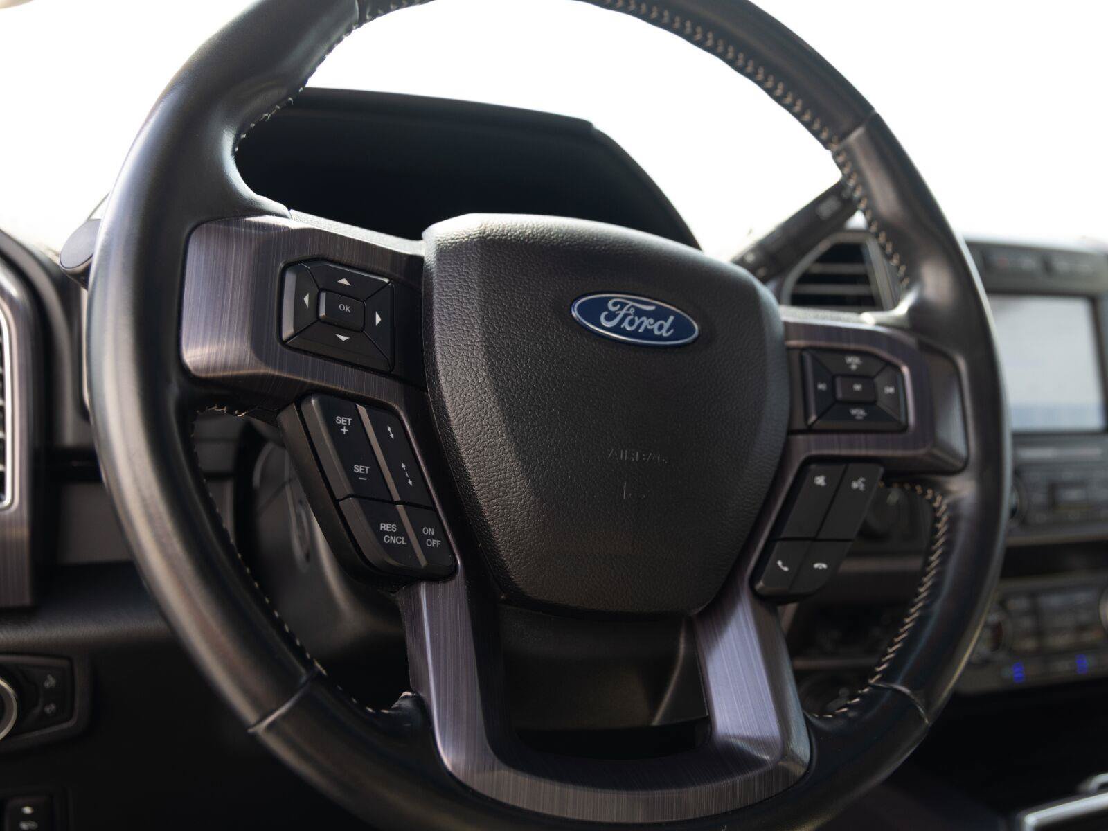 Used 2020 Ford F350 Limited AWD/4WD image 19