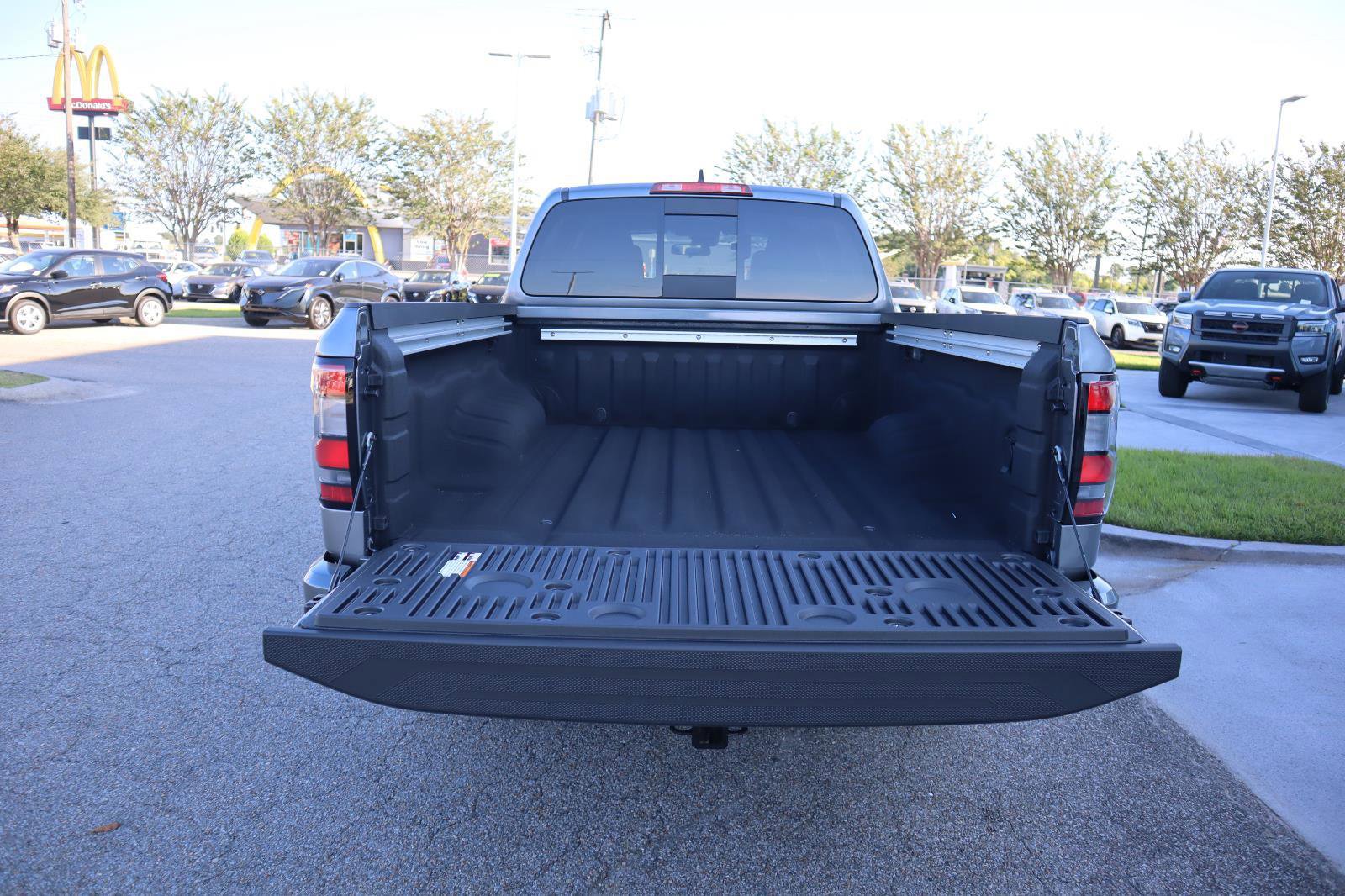 New 2026 Nissan Frontier SV image 9