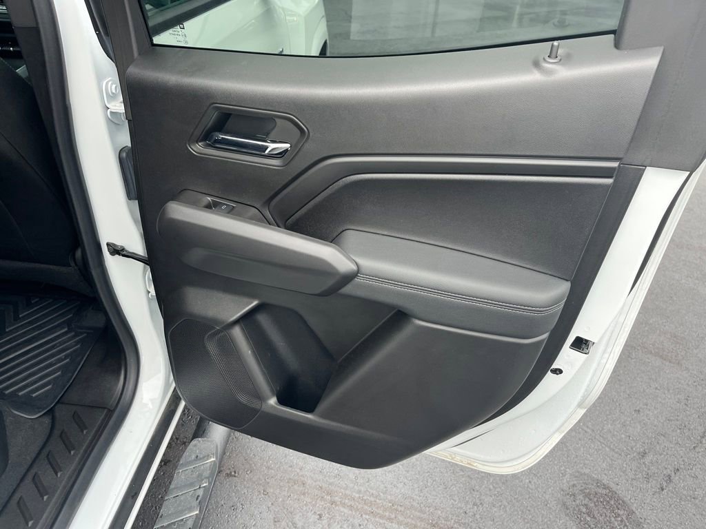 Used 2025 Chevrolet Colorado LT w/ Advanced Trailering Package image 32
