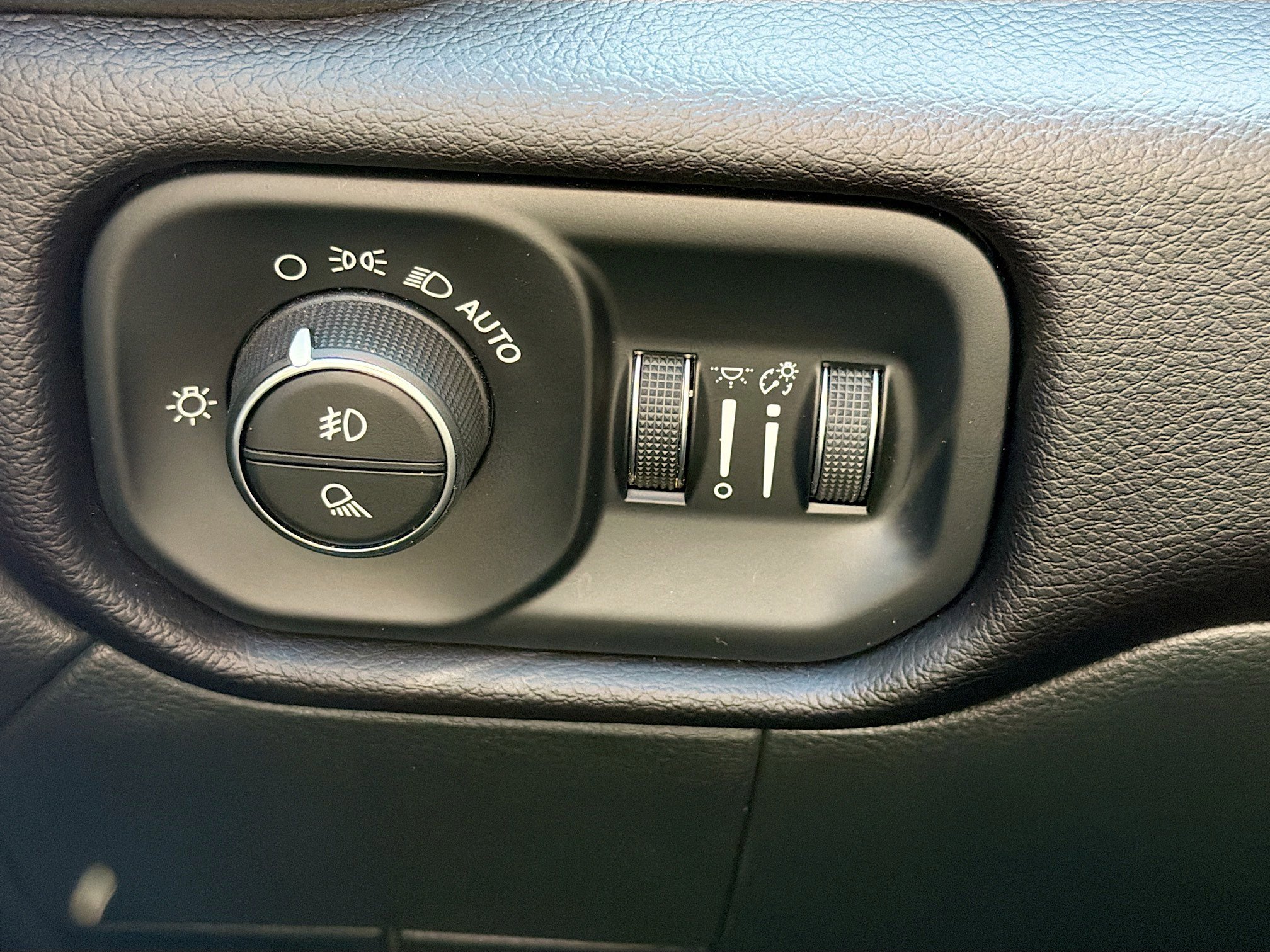 Used 2024 RAM 2500 Laramie w/ Night Edition AWD/4WD image 35