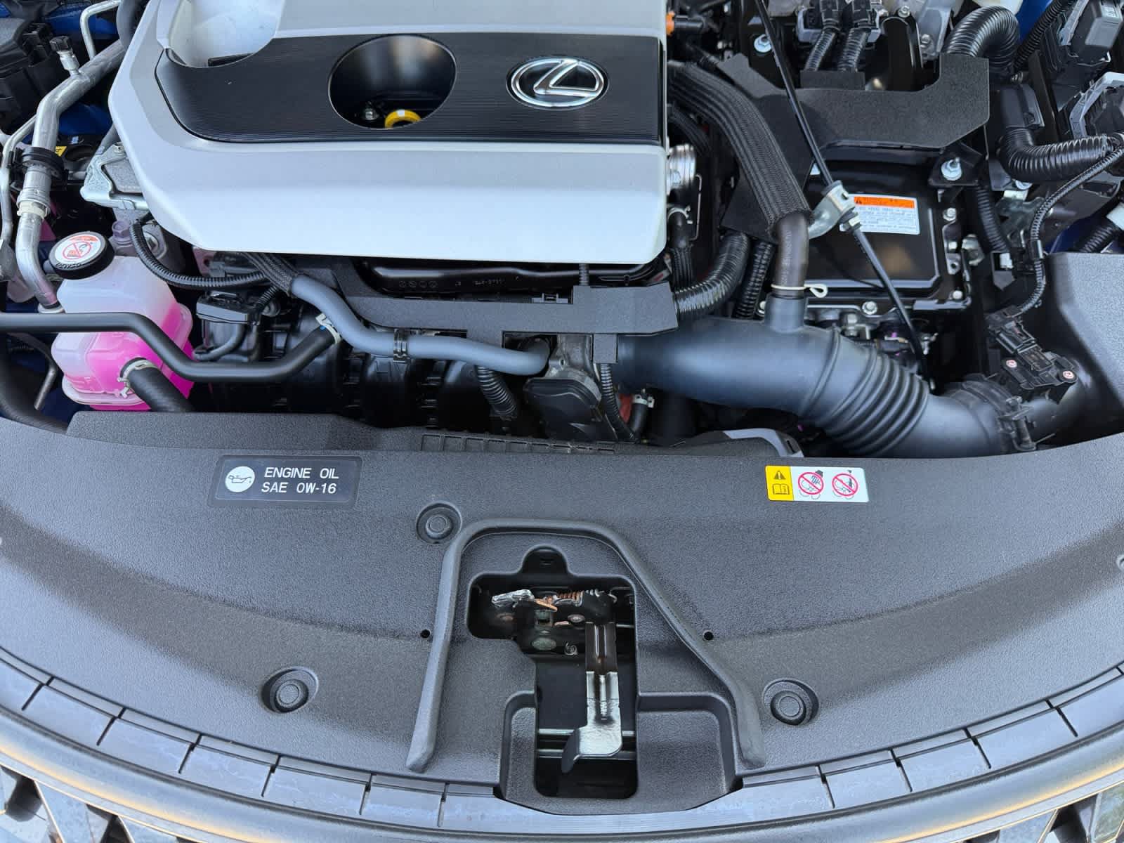 Used 2024 Lexus UX 250h AWD w/ Premium Package image 8