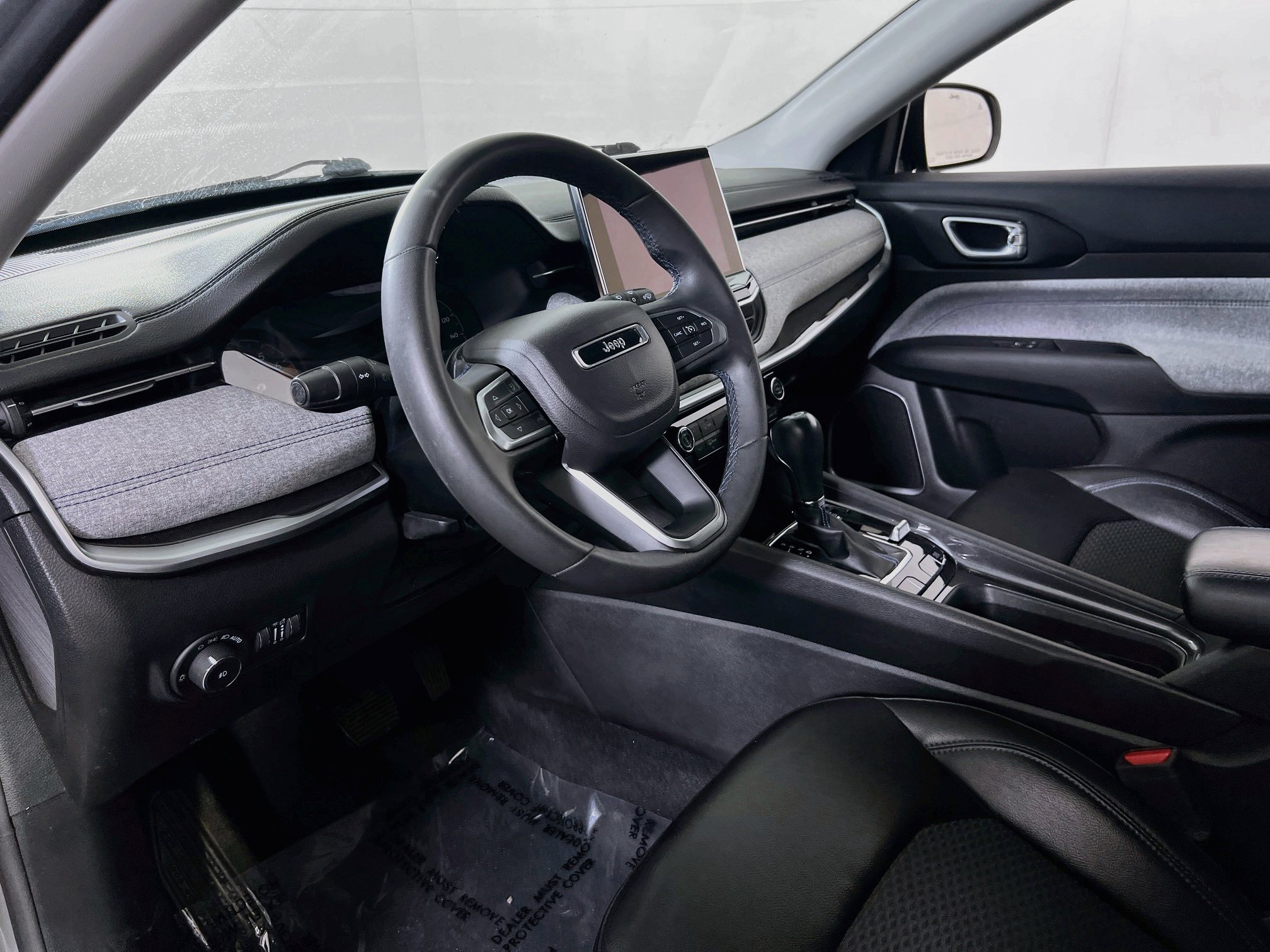 Used 2022 Jeep Compass Latitude AWD/4WD image 10