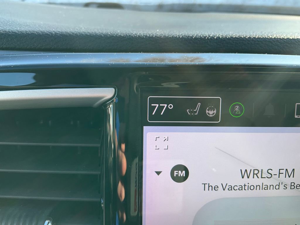 Used 2023 Chrysler Pacifica Touring-L image 12