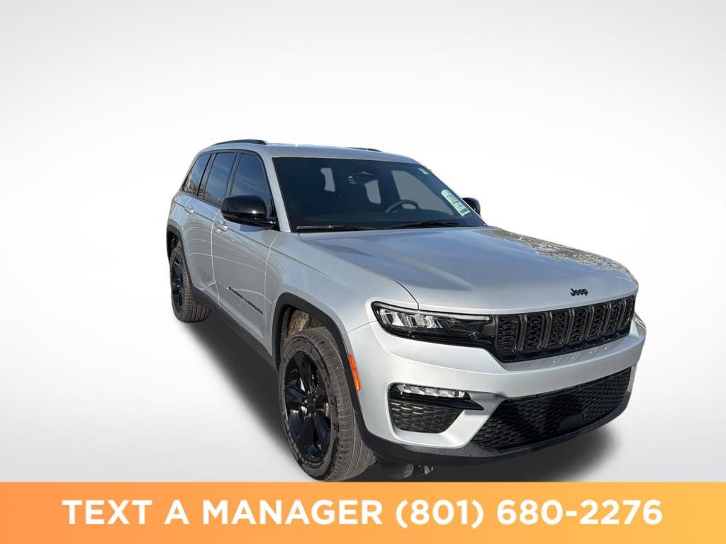 Used 2025 Jeep Grand Cherokee Limited w/ Black Appearance Package AWD/4WD image 31