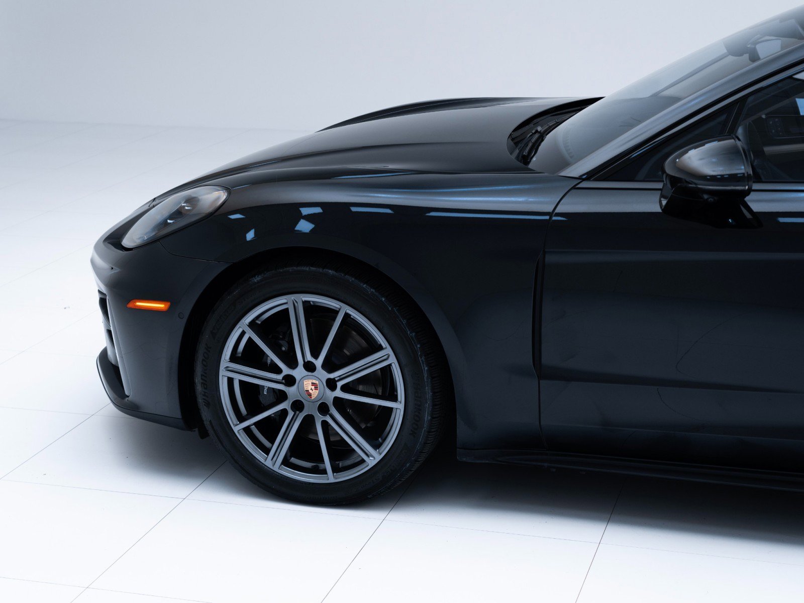 Certified 2025 Porsche Panamera 4 image 11