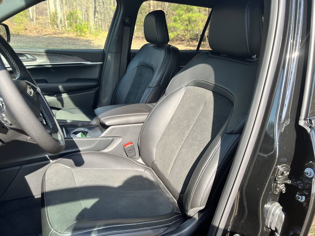 New 2026 Jeep Grand Cherokee L 4WD image 15