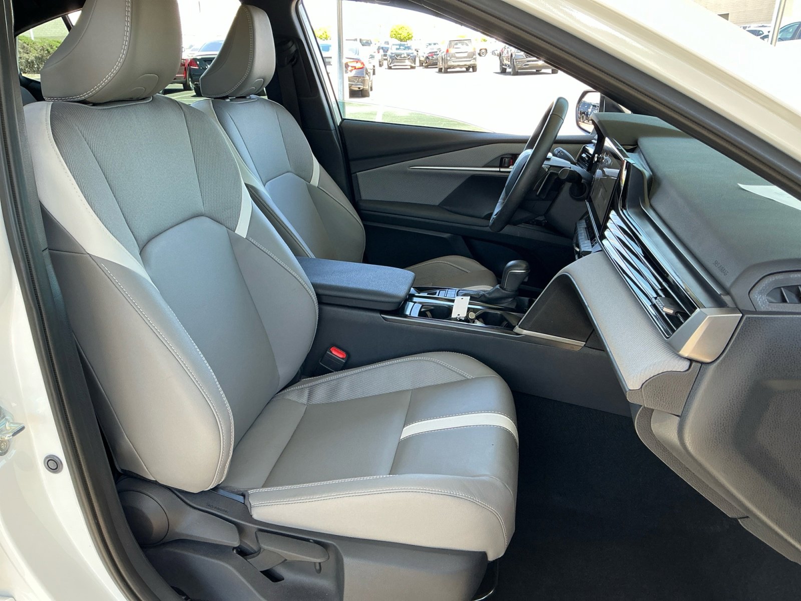 Used 2025 Toyota Camry SE image 19